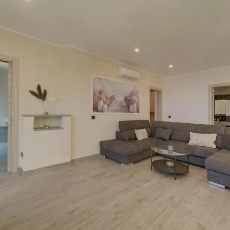 Willa Luxury Liam With Pool And Sea View - Goelba