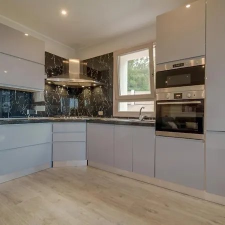 Luxury Liam With Pool And Sea View - Goelba Willa *