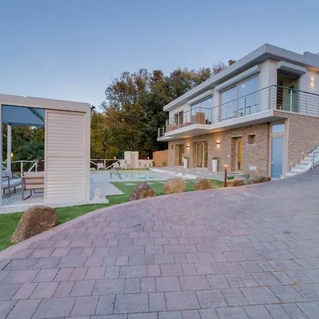 Luxury Liam With Pool And Sea View - Goelba Willa