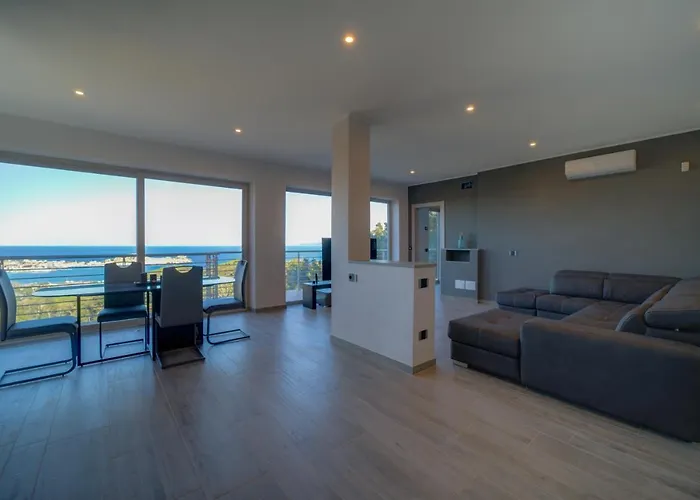 Luxury Liam With Pool And Sea View - Goelba