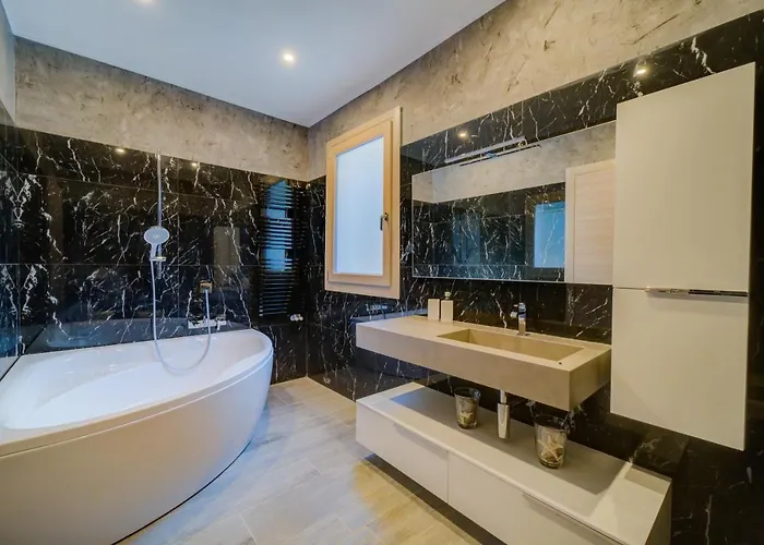 Luxury Liam With Pool And Sea View - Goelba