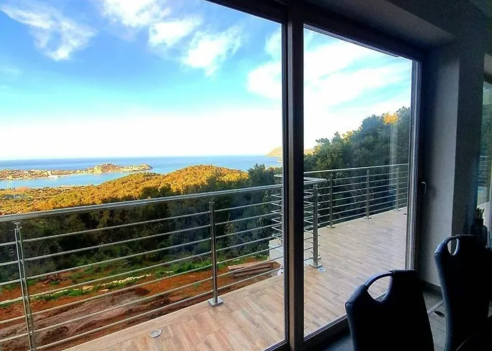 Villa Luxury Liam With Pool And Sea View - Goelba *