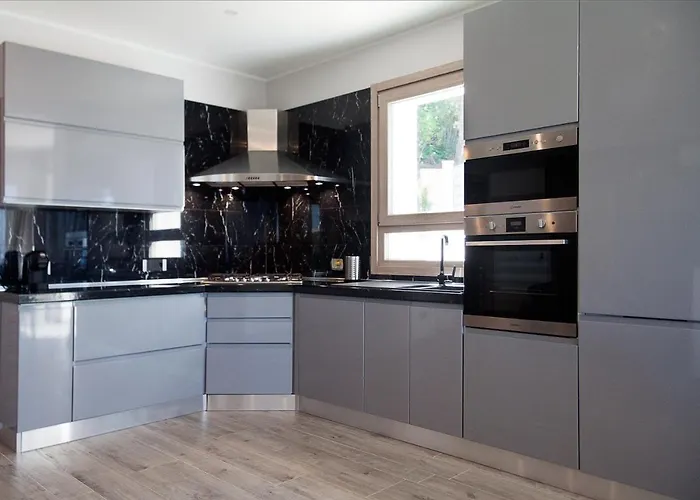 Luxury Liam With Pool And Sea View - Goelba Villa *