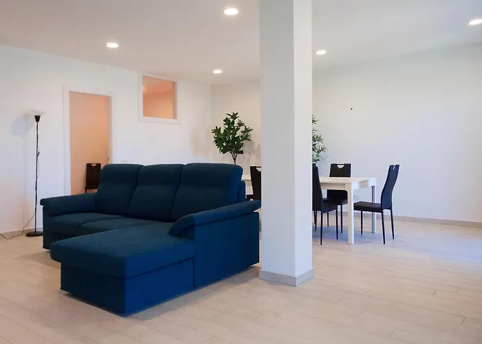 Luxury Liam With Pool And Sea View - Goelba Villa *