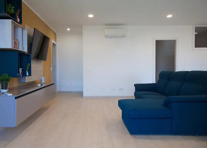 Luxury Liam With Pool And Sea View - Goelba Villa *