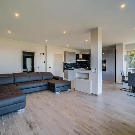 Liam Con Piscina - Goelba 포르토페라이오