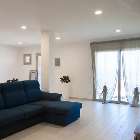 Liam Con Piscina - Goelba 포르토페라이오