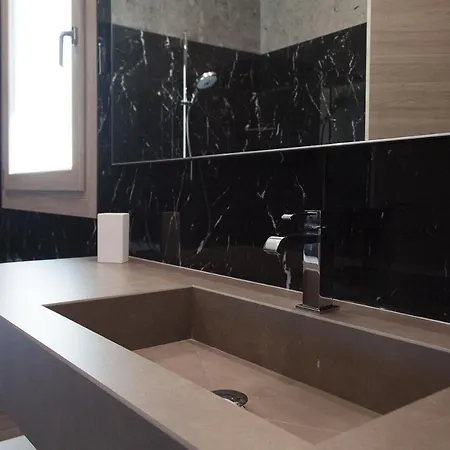 Liam Con Piscina - Goelba Villa