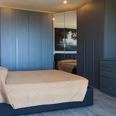 Liam Con Piscina - Goelba