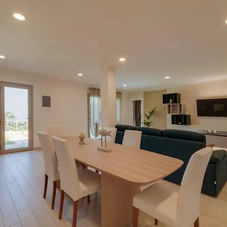 Luxury Liam With Pool And Sea View - Goelba Вилла *