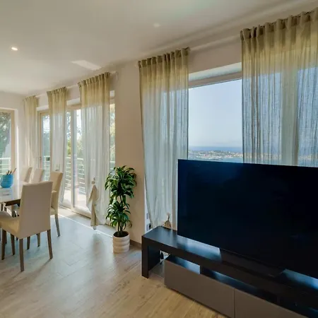 Вилла Luxury Liam With Pool And Sea View - Goelba Портоферрайо