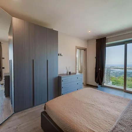 Вилла Luxury Liam With Pool And Sea View - Goelba Портоферрайо