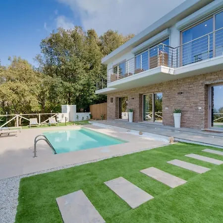 Вилла Luxury Liam With Pool And Sea View - Goelba