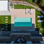 Villa Luxury Liam With Pool And Sea View - Goelba